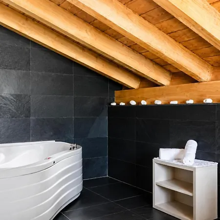 Nagusi Hotel 3*
