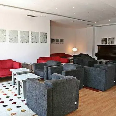 Nagusi Hotel 3*